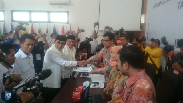 Pasangan bakal cagub dan cawagub Kalimantan Timur Andi Sofyan Hasdam dan Nusyirwan Ismail mendaftar ke KPUD