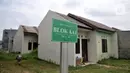 Suasana Blok AA1 di perumahan bersubsidi Green Citayam City, Bojong Gede, Bogor, Selasa (18/2/2020). Real Estate Indonesia mencatat Masyarakat Berpenghasilan Rendah untuk tahun 2020 membutuhkan sekitar 260 ribu unit rumah dengan nilai subsidi mencapai Rp29 triliun. (merdeka.com/Iqbal S Nugroho)