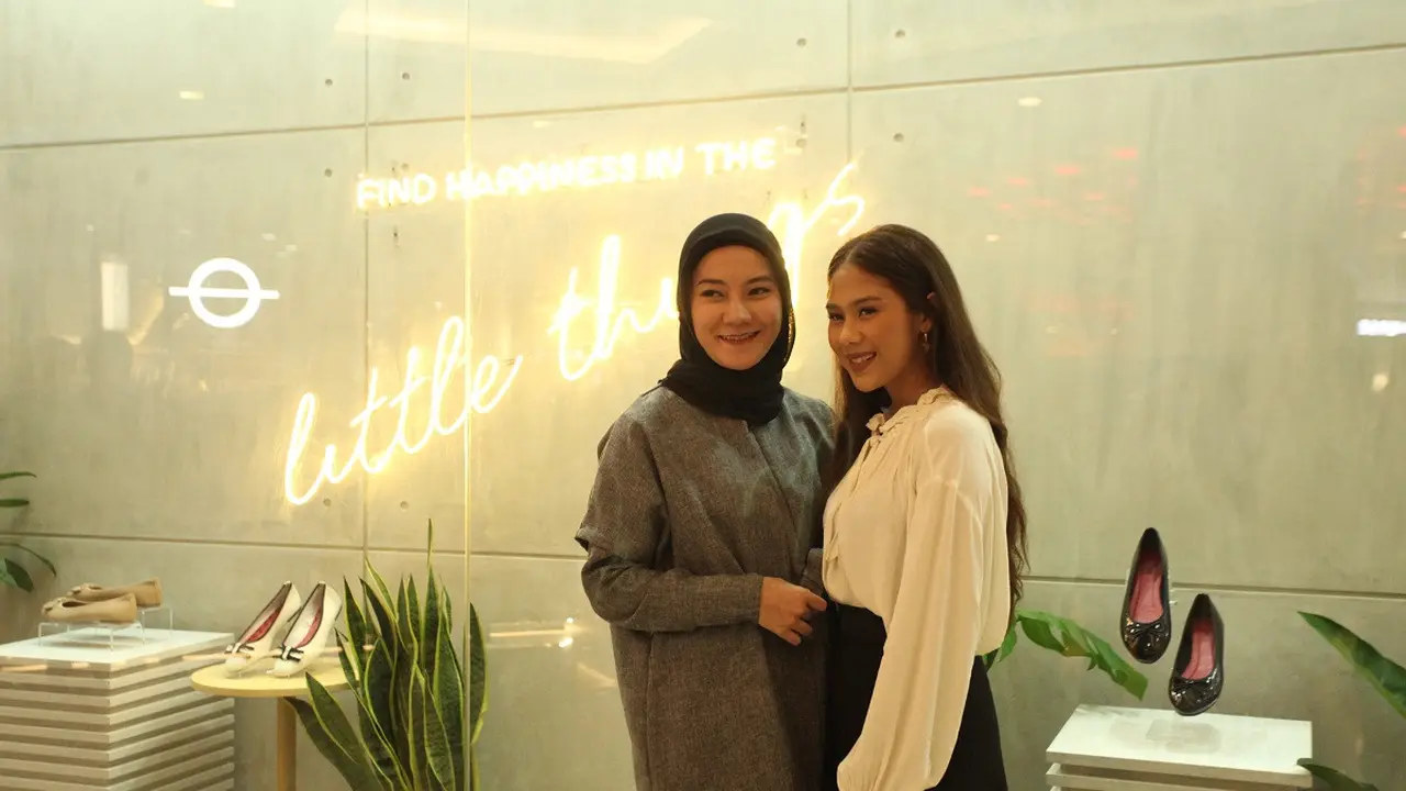 Tampil Lebih Dewasa dan Modern dengan Flatshoes Kesayangan