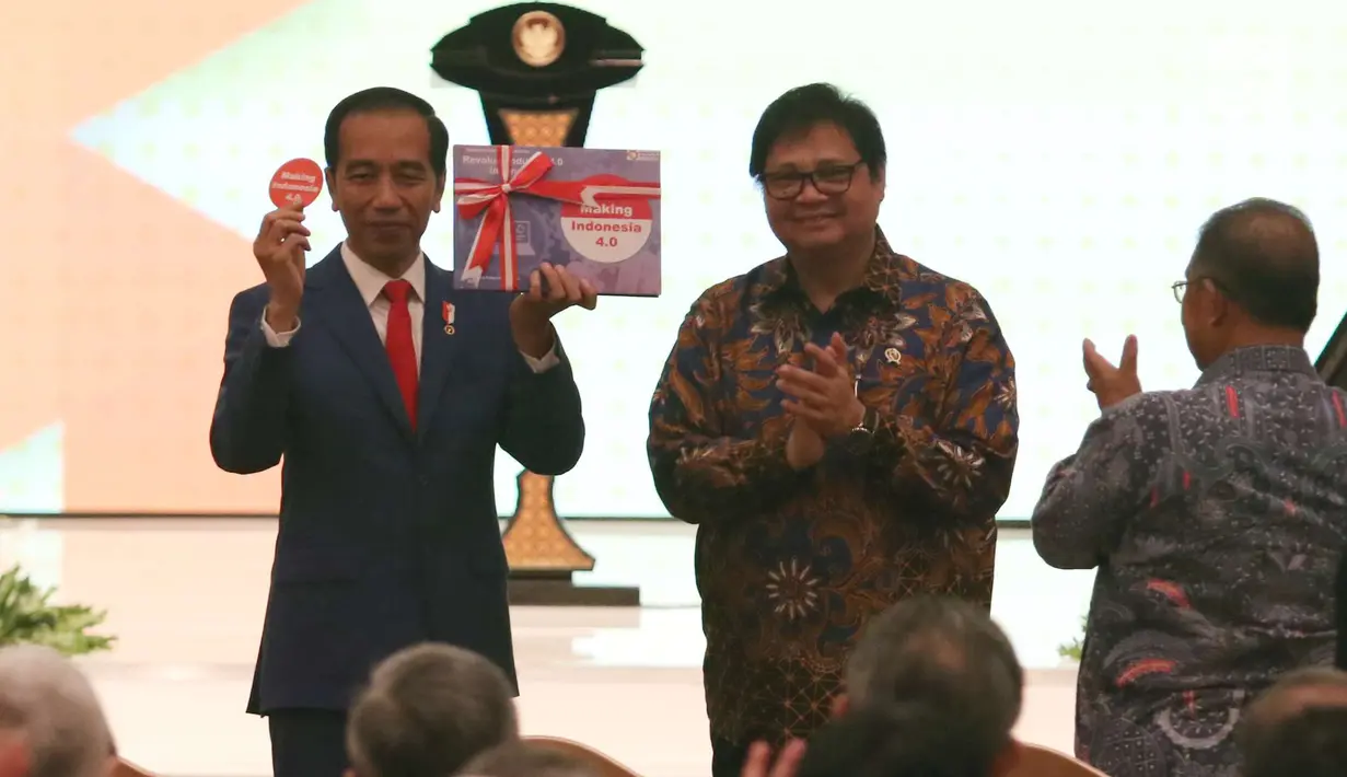 Presiden Jokowi pada peluncuran Roadmap Implementasi industri 4.0 di Jakarta Convention Center, Rabu (5/4). Melalui program ini, Jokowi menargetkan Indonesia dapat mencapai top ten ekonomi global pada tahun 2030. (Liputan6.com/Angga Yuniar)