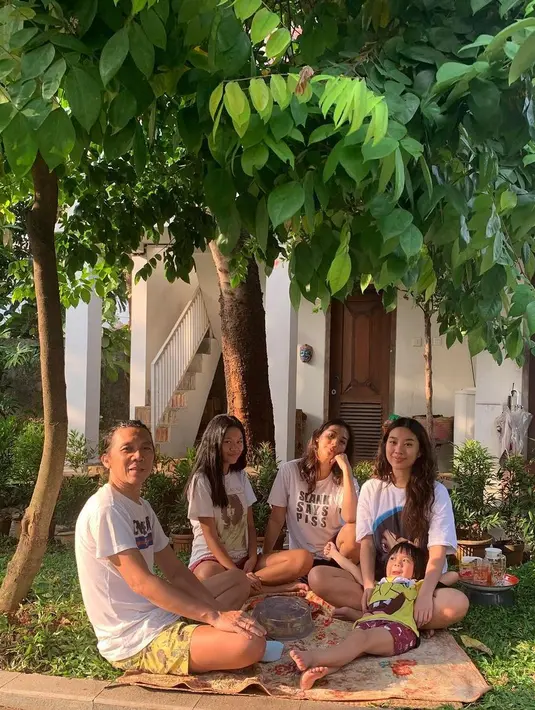 Bimbim Slank dan Reny Setiawati (Instagram/realmemi)