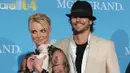 Britney Spears menjalin hubungan dengan Kevin Federline saat Kevin bertunangan dengan Shar Jackson dan miliki dua anak darinya. (Entertainment Tonight)