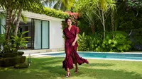 Model Long Dress Bahan Crepe dengan Potongan Wrap (Reve)