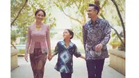6 Momen Kenangan Ashraf Sinclair Bareng Istri dan Anak, Selalu Kompak (sumber: Instagram.com/ashrafsinclair)