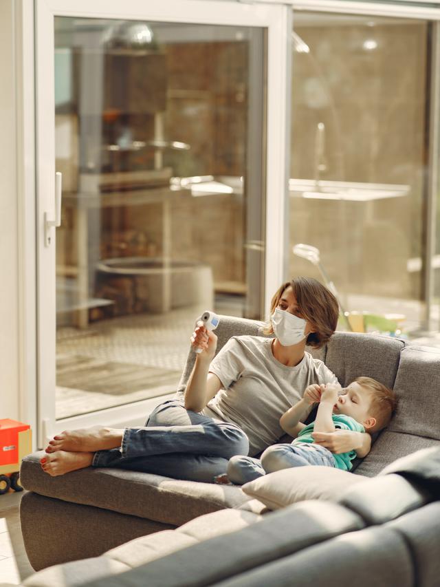 4 Cara Mengatasi Anak Demam di Malam Hari - Parenting ...