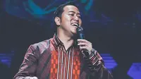 Komika Panji Pragiwaksono menuliskan rasa duka dan mengatakan akan selalu merindukan Oon. “Innalilahi wa innailaihi rojiun Telah meninggal dunia Mochamad Fachroni (Oon Project Pop). You will be missed Oon,” tulis Pandji. (Instagram/Pandji.pragiwaksono)