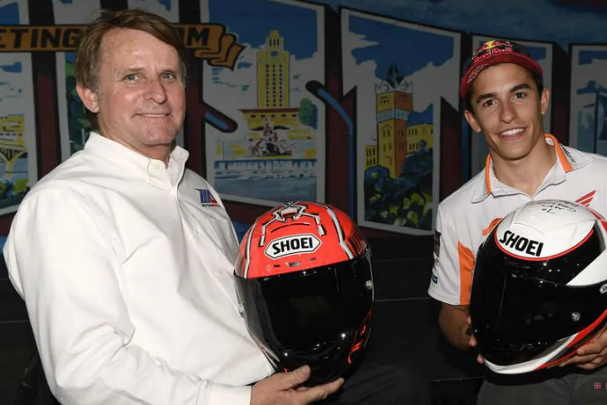 Wayne Rainey (kiri) dan Marc Marquez.