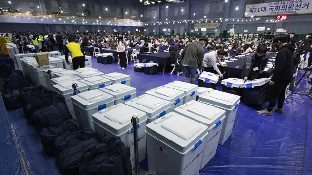 FOTO: Korea Selatan Tetap Gelar Pemilu Parlemen di Tengah Pandemi