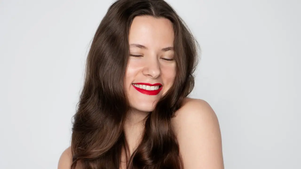 Ilustrasi Rambut Wanita Panjang Bervolume (Foto: Freepik)