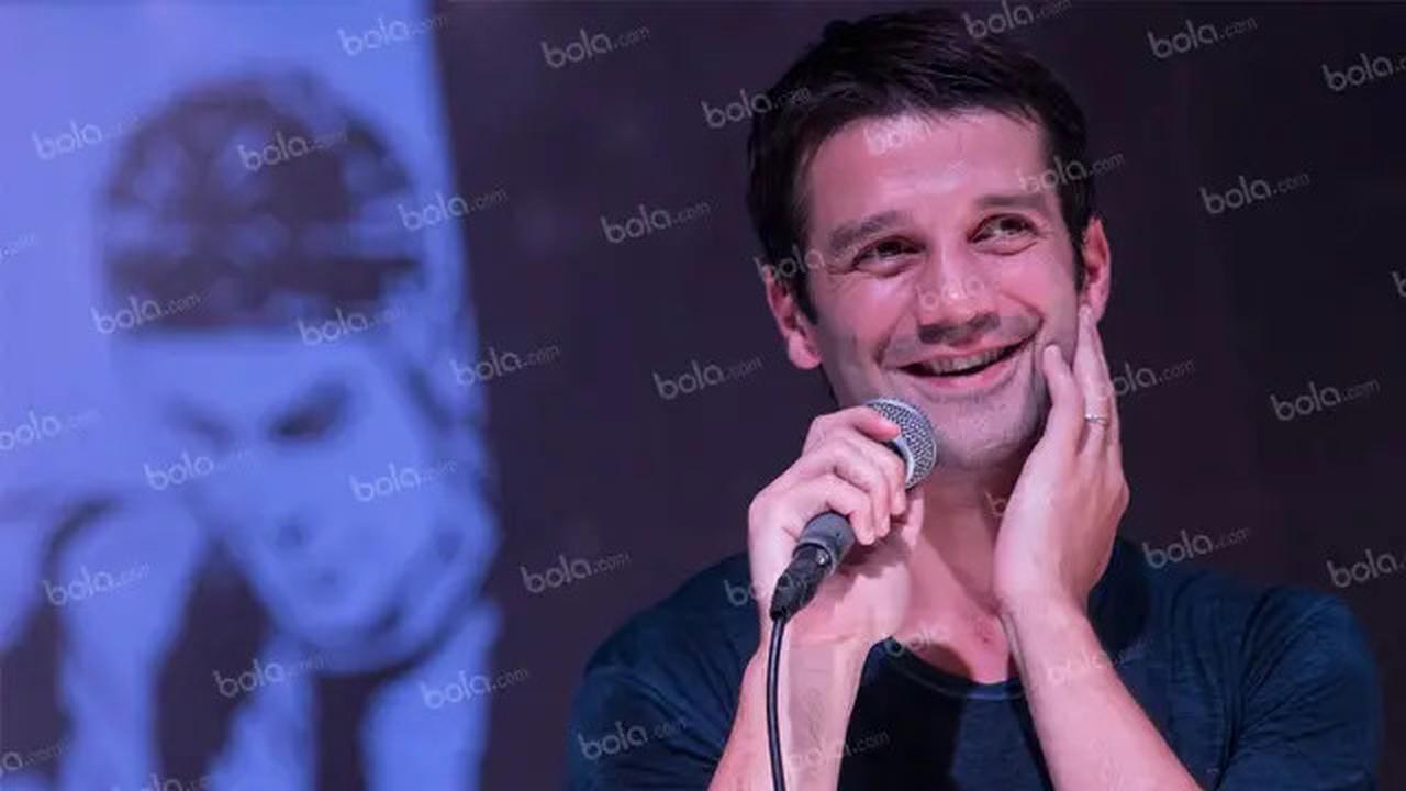 Cristian Chivu Sang Nahkoda Baru Inter Milan: Dari Pemain Legendaris ke Pelatih Muda Berbakat