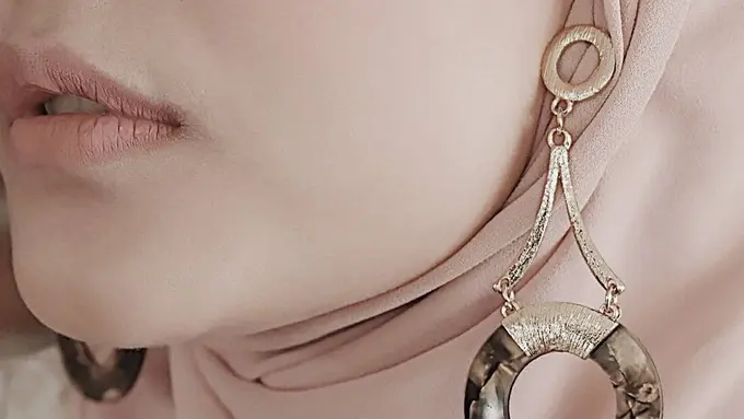 Anting untuk Hijabers
