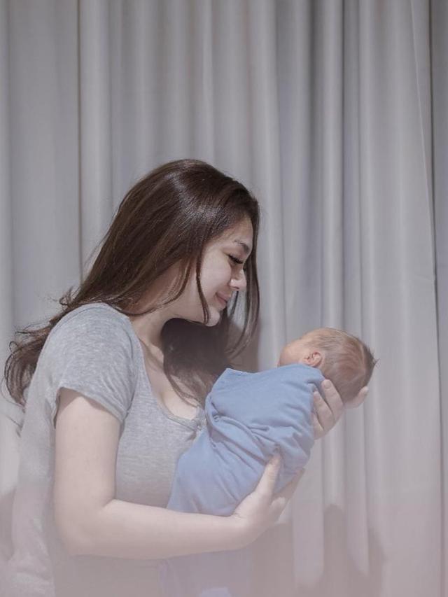 Potret Celine Evangelista dan Anak Keempat (sumber: instagram/celine_evangelista)
