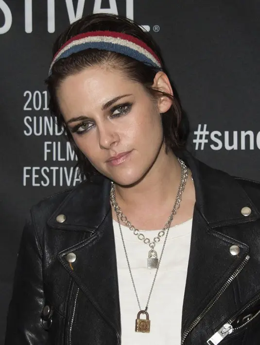 Stewart bercerita soal masa lalunya ketika Trump mencampuri urusan percintaannya bersama Robert Pattinson. Lewat tulisannya di Twitter, Trump seperti menghasut Pattinson untuk tak berhubungan dengan Stewart. (AFP/Bintang.com)