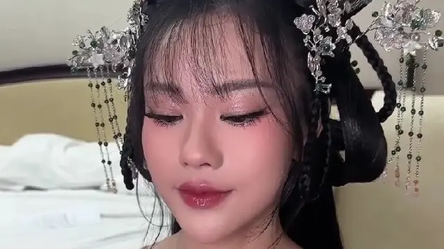 5 Detail Makeup Jessica Jane untuk Acara Sangjit (credit: instagram/feliciasasongko)