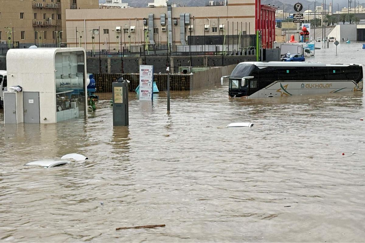 Banjir terjang Mekkah, Arab Saudi