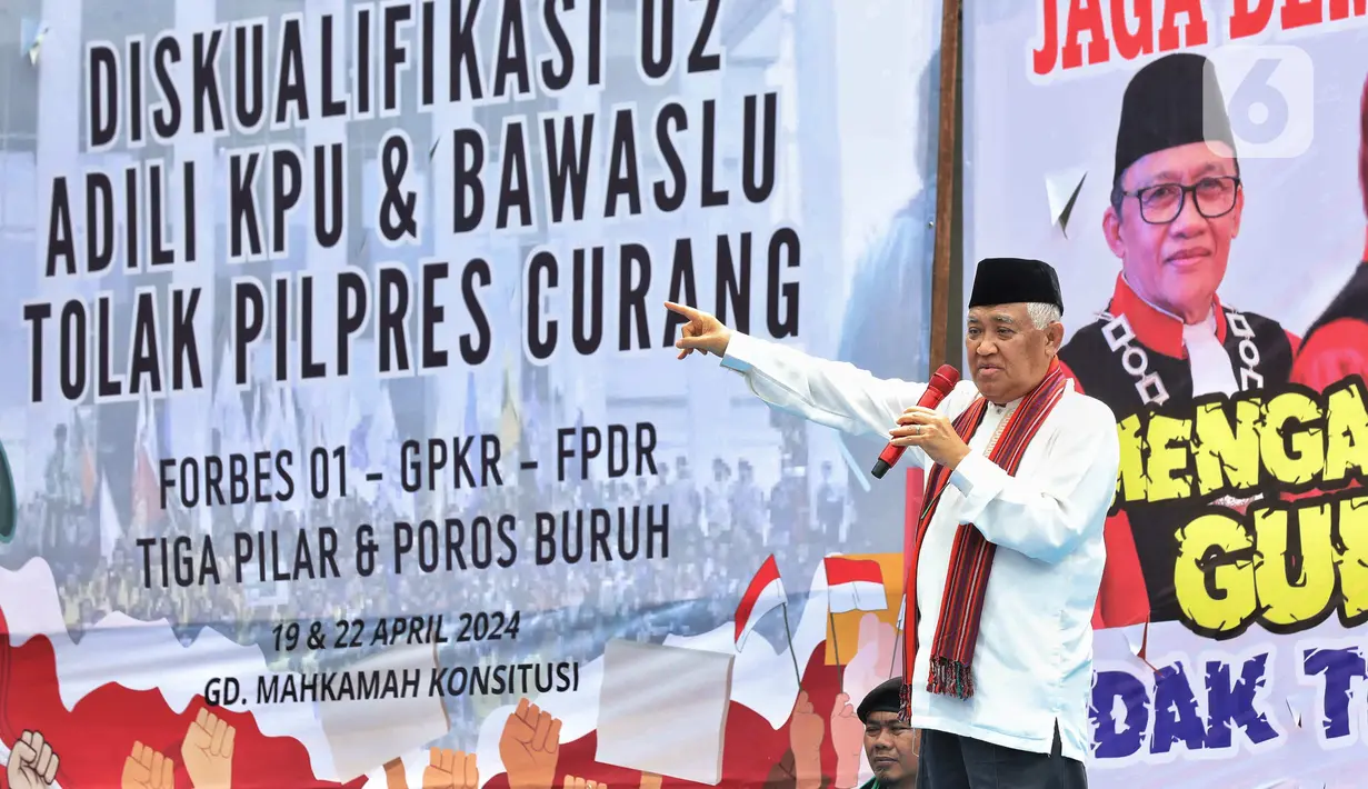 Ketua Gerakan Penegak Kedaulatan Rakyat (GPKR) Din Syamsuddin menjadi khatib dalam salat Jumat di Patung Kuda ini. (Liputan6.com/Angga Yuniar)