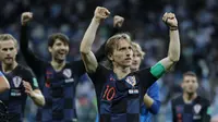 Kapten timnas Kroasia, Luka Modric, merayakan kemenangan timnya atas Argentina pada laga kedua Grup D Piala Dunia 2018, Jumat (22/6/2018) dini hari WIB. (AP Photo/Ricardo Mazalan)