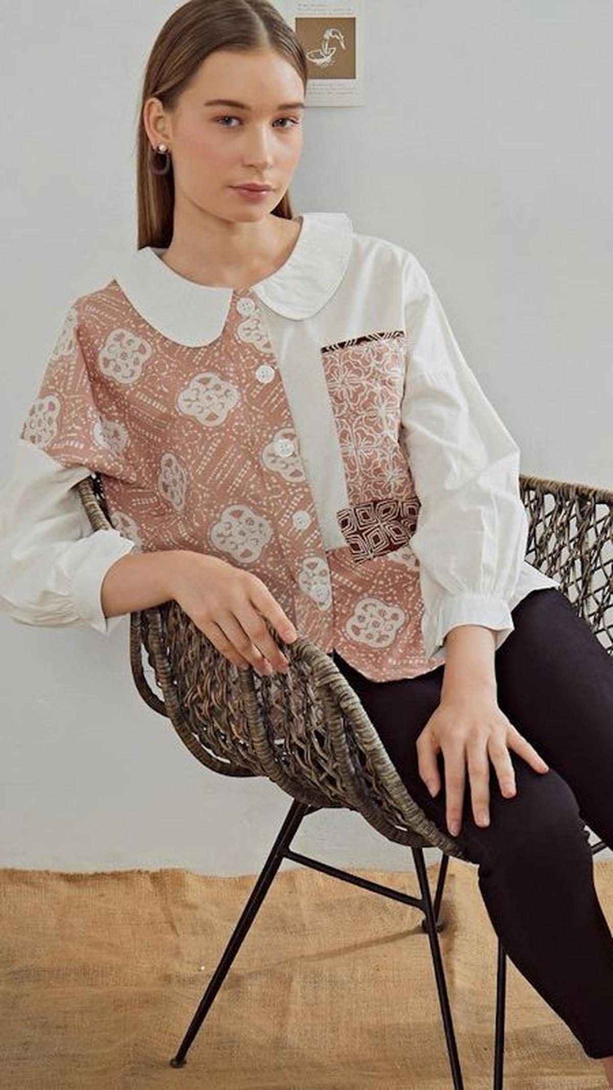 <b>Blouse Sodia Nayara</b>
