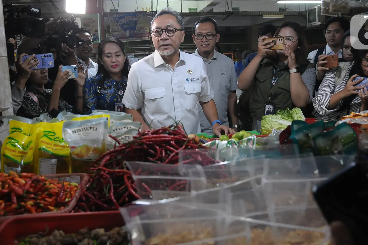 Giliran Pasar Kramat Jati Disambangi Mendag Zulhas