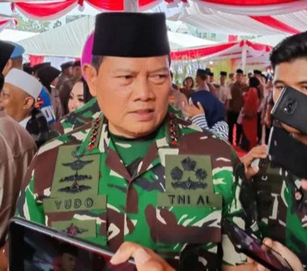 Ia menegaskan, Panglima TNI Laksamana TNI Yudo Margono sangat konsisten terhadap reward (penghargaan) serta punishment (hukuman) terhadap prajuritnya.