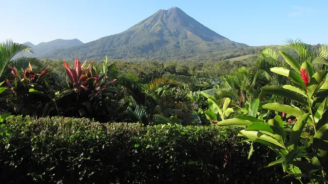 29 Juli 1968: 400 Tahun Tertidur, Gunung Arenal di Kosta Rika Meletus