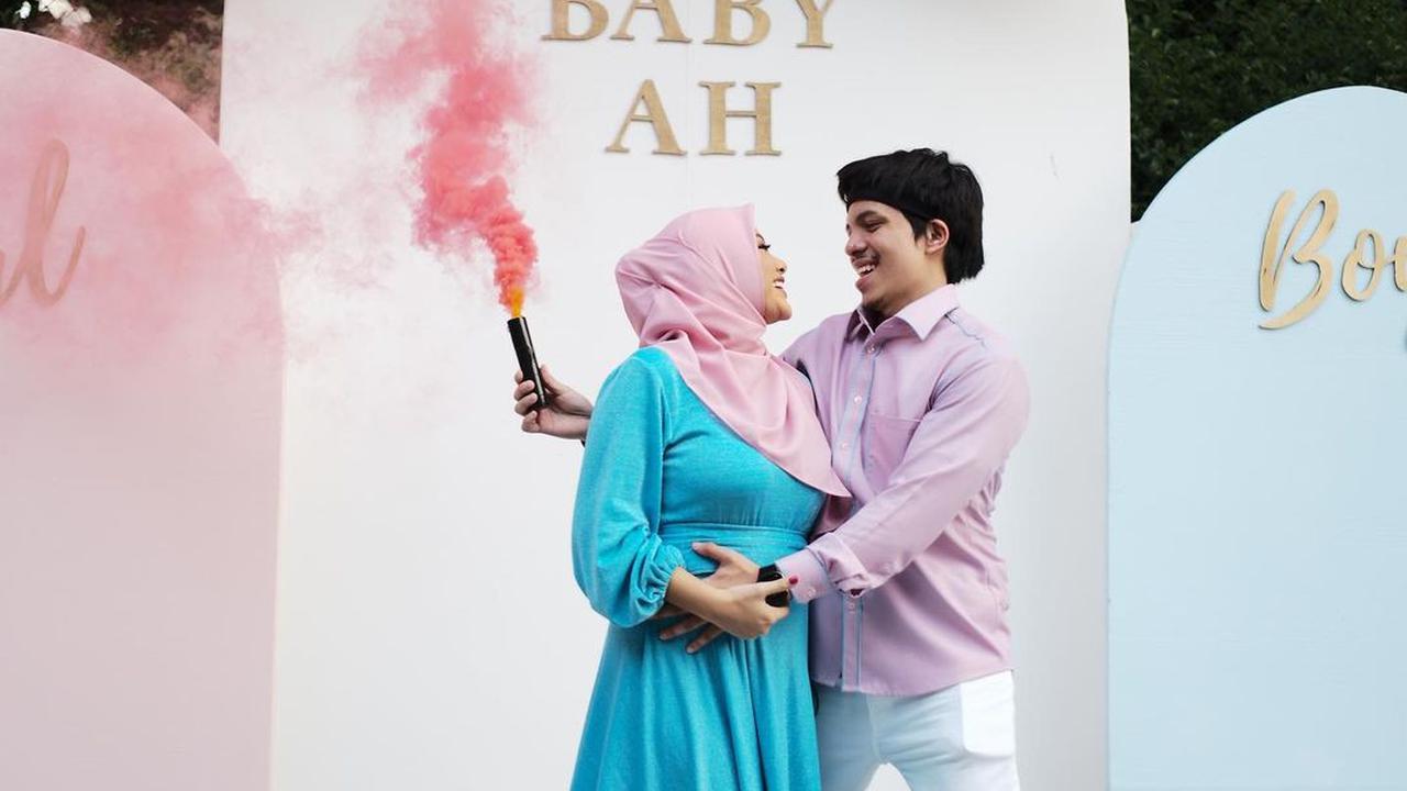 7 Momen Aurel Hermansyah dan Atta Halilintar Ungkap Jenis Kelamin Anak Pertama