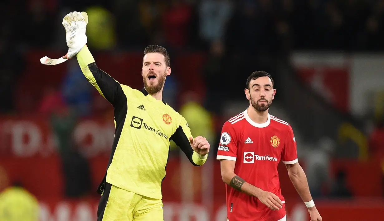 David De Gea. Kiper utama Manchester United berusia 31 tahun yang baru saja meraih predikat pemain terbaik Liga Inggris di bulan Januari 2022 ini kini hanya menjadi pelapis Unai Simon di Timnas Spanyol. Ini terjadi sejak David De Gea tampil buruk di Piala Dunia 2018 Rusia lalu. (AFP/Oli Scarff)
