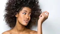 Tips Atasi Rambut Rontok Secara Alami