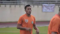 Bek PSS Sleman, Asyraq Gufron Ramadhan. (Bola.com/Vincentius Atmaja)