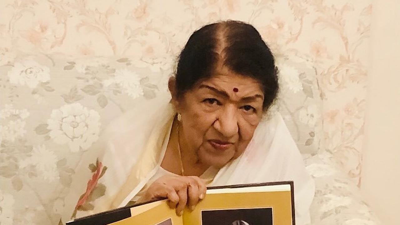 Lata Mengeshkar (Foto: Instagram/@Lata Mengeshkar)