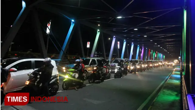 Gemerlap Warna-Warni Jembatan Suhat Kota Malang