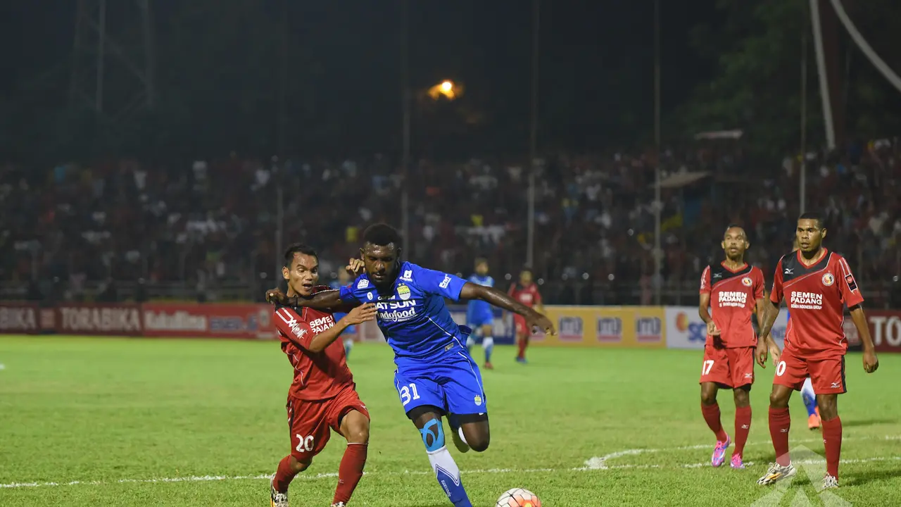 Semen Padang vs Persib Bandung