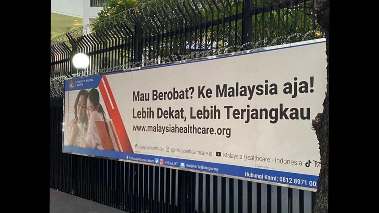 Spanduk Berobat ke Malaysia Aja karena Lebih Murah Ramai Dibela