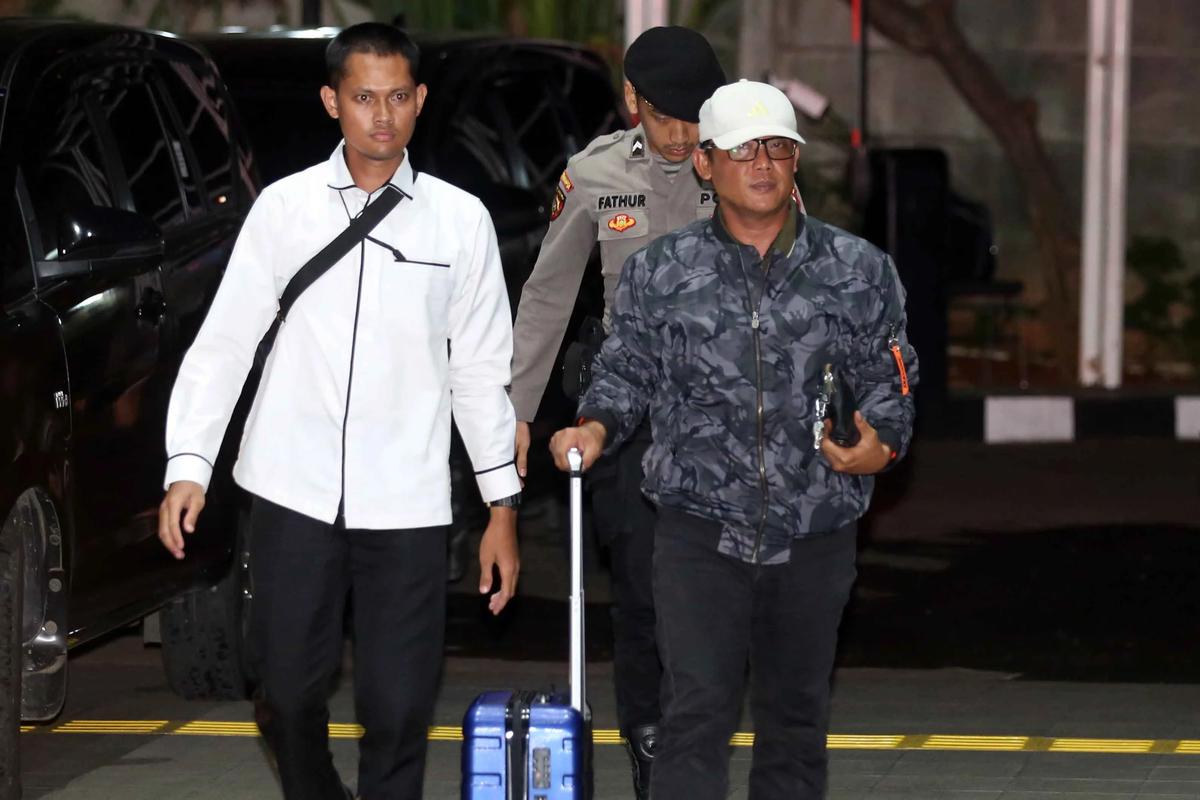 FOTO: Bupati Lampung Tengah Terjaring OTT KPK Terkait Dugaan Suap Pengesahan RAPBD