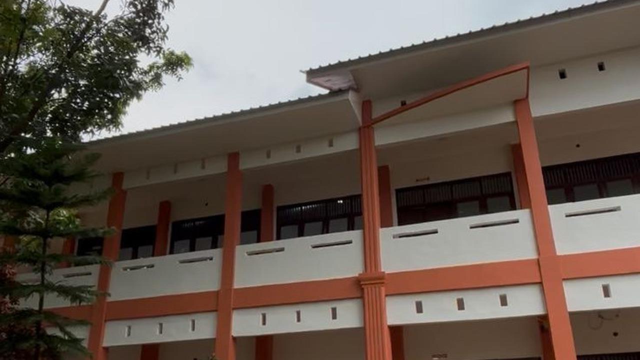 Sekolah Rakyat Menengah Atas (SRMA) 2 berbagi lokasi dengan SMA Unggul Ali Hasjmy