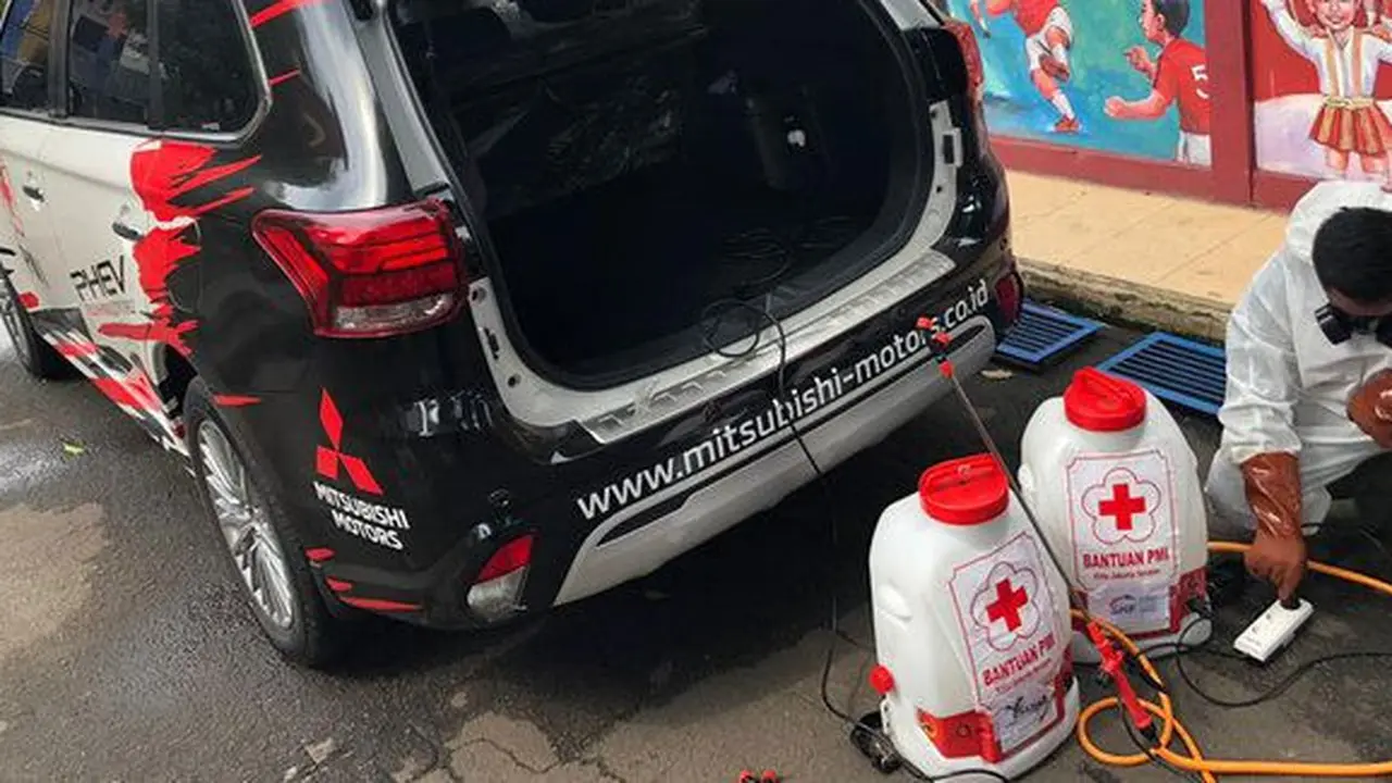 Mitsubishi Outlander PHEV jadi unit penyemprot disinfektan