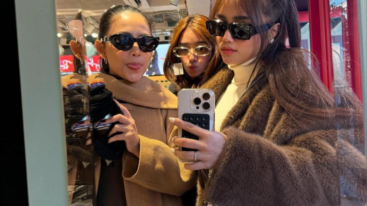 Fuji Bagikan Foto Mirror Selfie Saat Liburan di Jepang, Selalu Dipuji Cakep dari Netizen