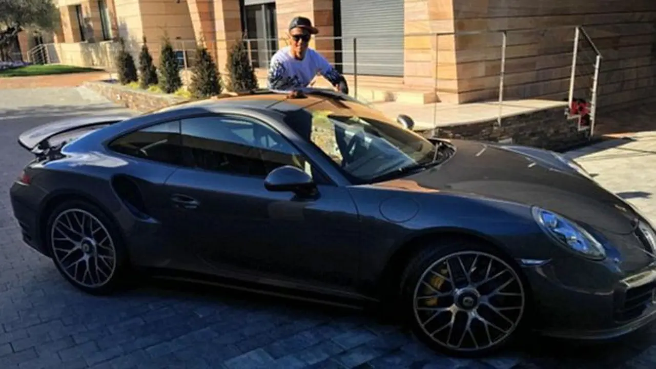 Porsche 911 Turbo S Ronaldo