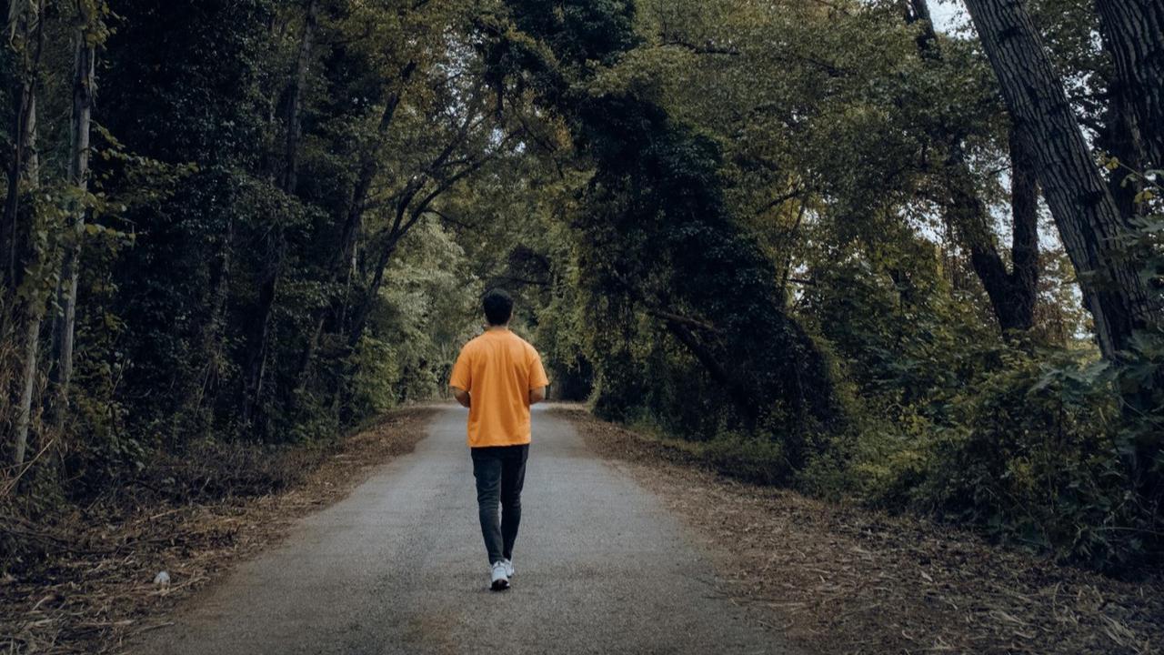 Memahami Tanda Kolesterol Tinggi yang Hanya Muncul saat Sedang Jalan Kaki