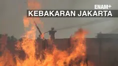 Sebuah pabrik mebel di Klender, Jakarta Timur hangus terbakar. Diduga korsleting listrik menjadi penyebab kebakaran, 13 mobil Damkar dikerahkan guna memadamkan api.