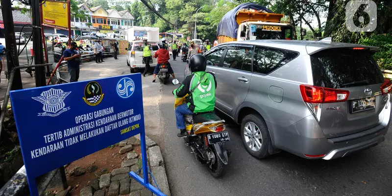 Ratusan Kendaraan Terjaring Razia Pajak STNK di Depok