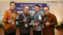 Dirut PT Bank JTrust Indonesia Tbk. (J Trust Bank) Ritsuo Fukadai (kedua kiri) bersama jajaran direksi Felix I. Hartadi, Helmi A. Hidayat dan Cho Won June, meluncurkan J Trust NET Individual dan J Trust Mobile di Jakarta, Rabu (21/8/2019). (Liputan6.com/HO/Ady)