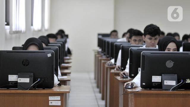 Ragam Ekspresi Para Peserta Tes CPNS