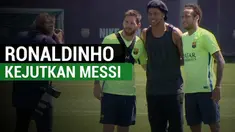Ronaldinho tiba-tiba datang ke tempat latihan ke Barcelona sehingga mengejutkan Lionel Messi dkk.