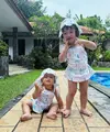 Tingkah lucu anak-anak kerap menarik perhatian banyak orang. Begitu juga dengan anak-anak selebriti sering bertingkah lucu dan menggemaskan. Berikut potret lucu dan menggemaskan anak Felicia Angelista dan Caesar Hito. [Instagram/felicyangelista_]