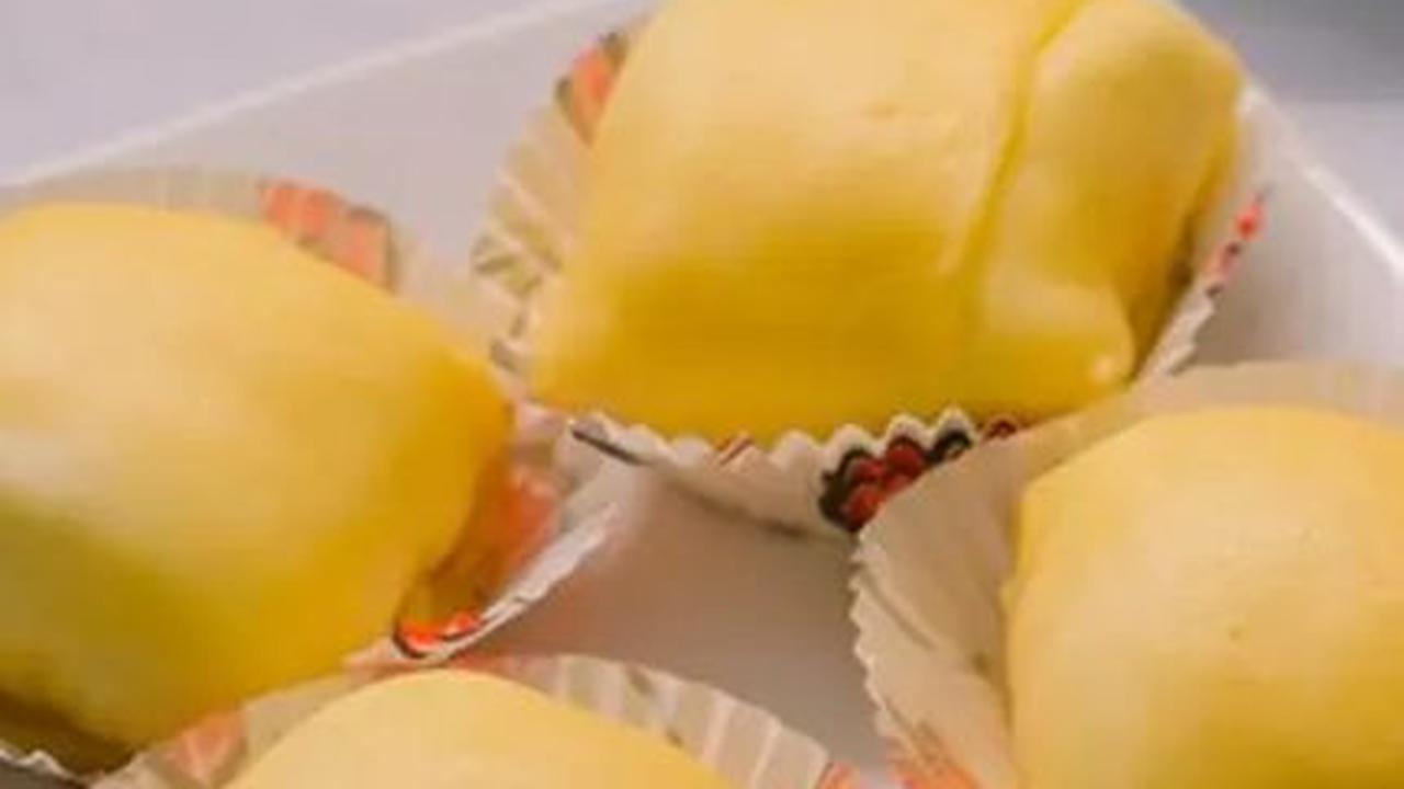 <b>4. Pancake Durian</b>