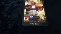 Tarot Cinta: Keajaiban Ada di Sekitarmu