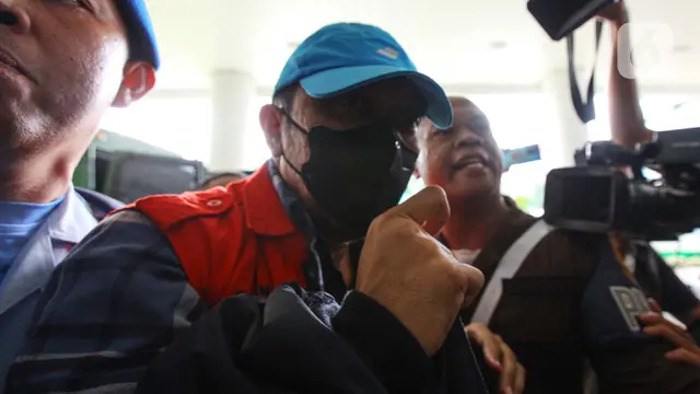Jalani Pemeriksaan, Tiga Hakim Penerima Suap Kasus Gregorius Ronald Tannur Tiba di Gedung Kejagung