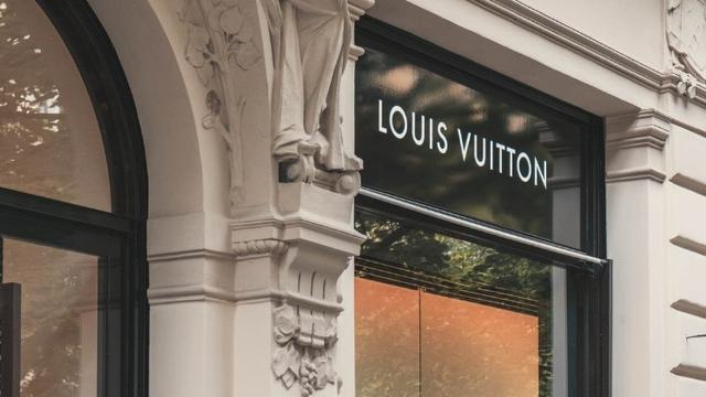 Saat Label-Label Mewah Dipaksa Beradaptasi dengan Hukum Anti-Limbah Prancis