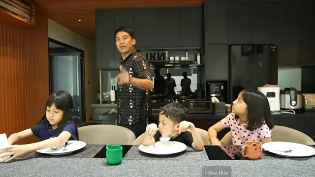 Desta dan trio strong